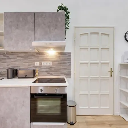 - New - Modern بودابست