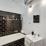 - New - Modern Apartamento